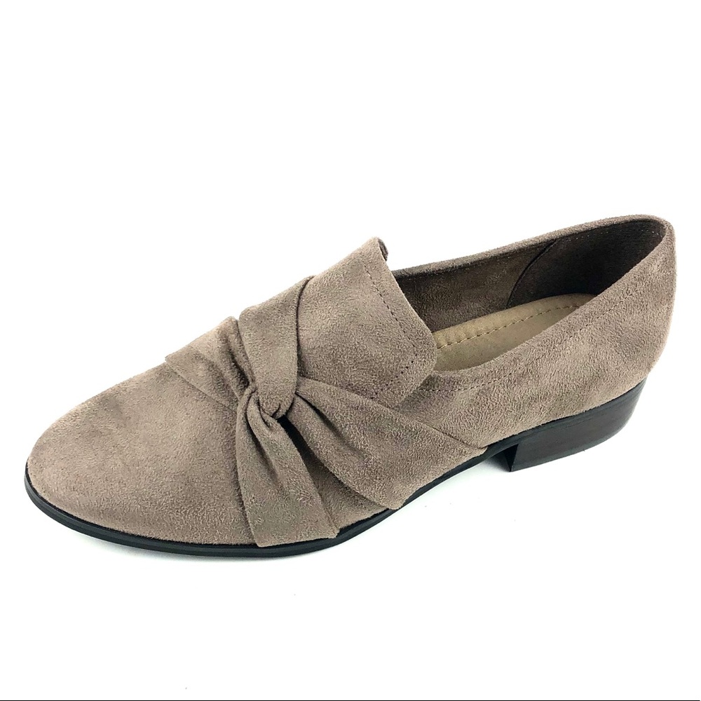 Bella Vita Womans 506297 Tan Suede Loafer Size 8